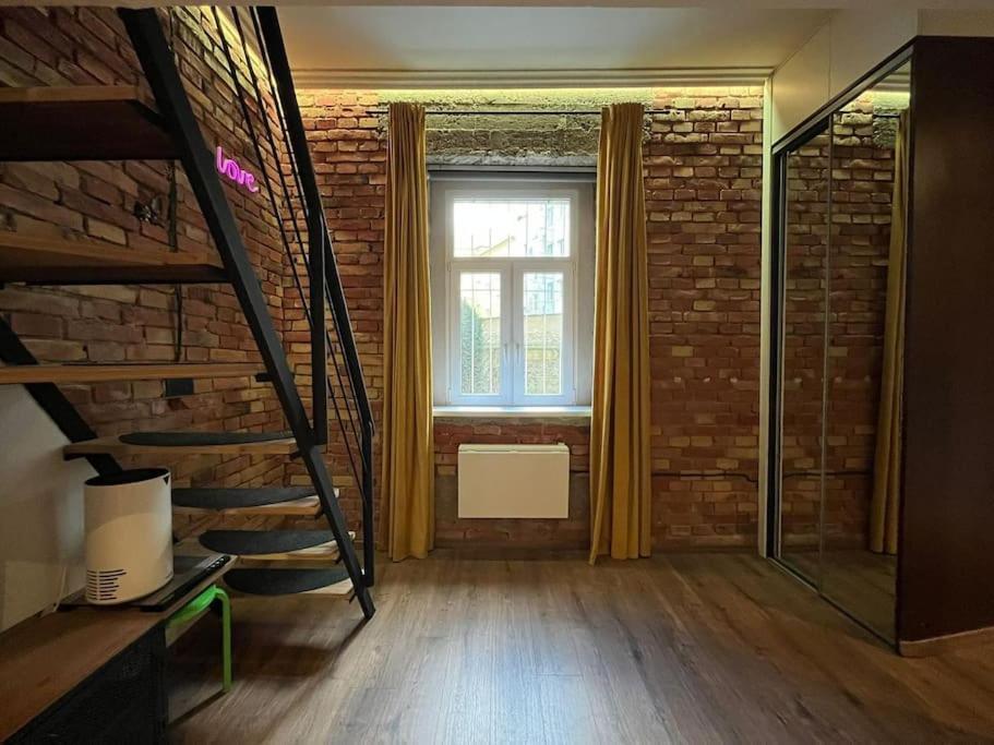 Apartman V Srdci Bratislavy Pressburg Exterior foto